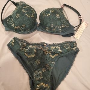 NWT Victoria Secret Green Lace Lined Demi Bra Panties
